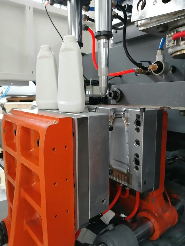 Double Station HDPE Extrusion Blow Molding Machine For Small Bottles 50KG/H 2L